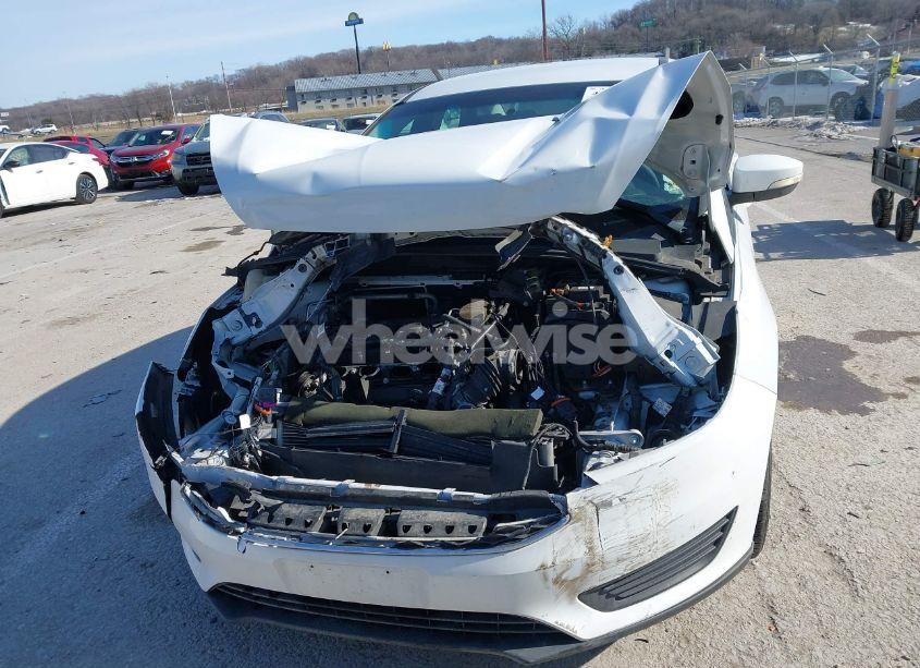 Photo 11 of 2016 Ford Focus SE (VIN 1FADP3F29GL267711)