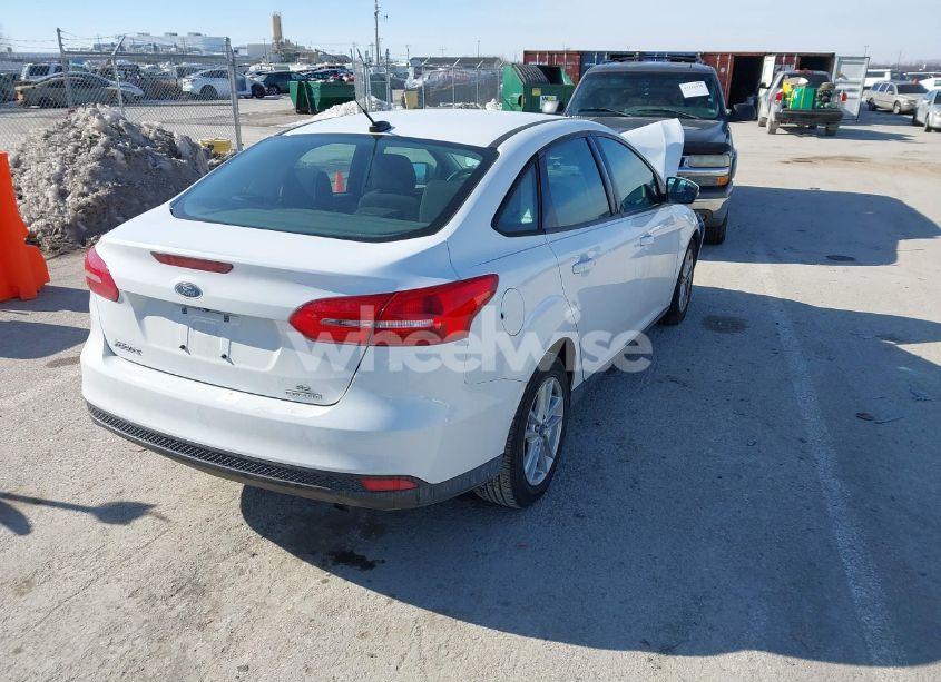 Photo 4 of 2016 Ford Focus SE (VIN 1FADP3F29GL267711)