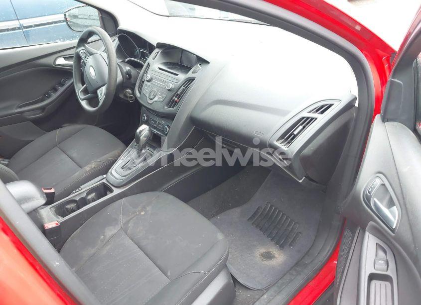 Photo 5 of 2016 Ford Focus SE (VIN 1FADP3F29GL268809)