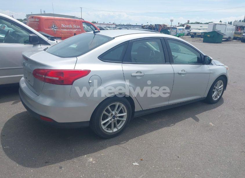 Photo 4 of 2016 Ford Focus SE (VIN 1FADP3F29GL294410)