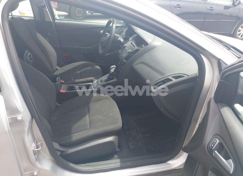 Photo 5 of 2016 Ford Focus SE (VIN 1FADP3F29GL294410)