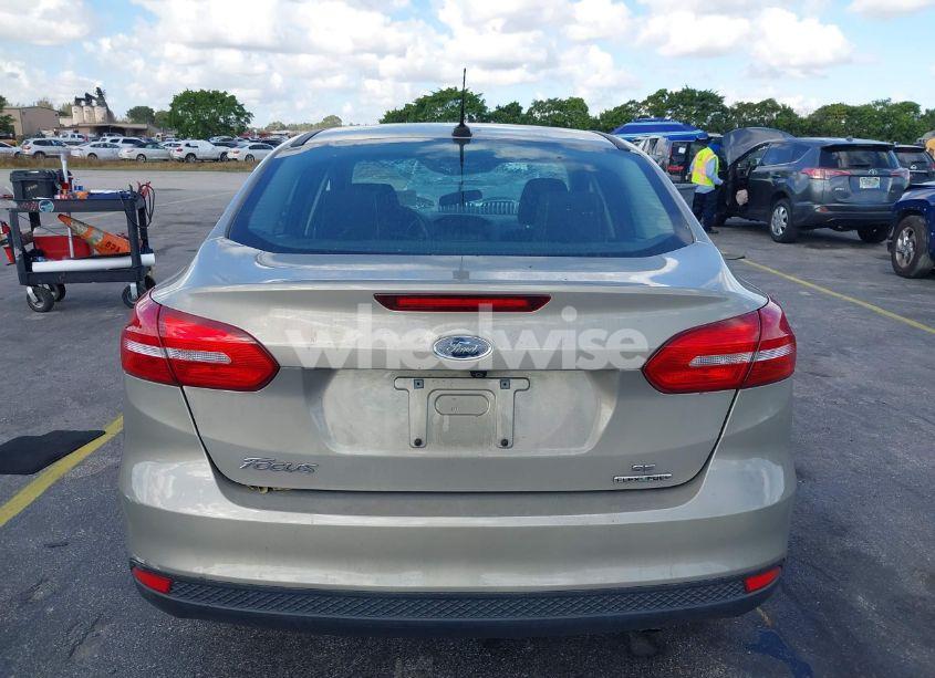 Photo 16 of 2016 Ford Focus SE (VIN 1FADP3F29GL312338)