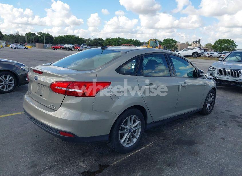 Photo 4 of 2016 Ford Focus SE (VIN 1FADP3F29GL312338)