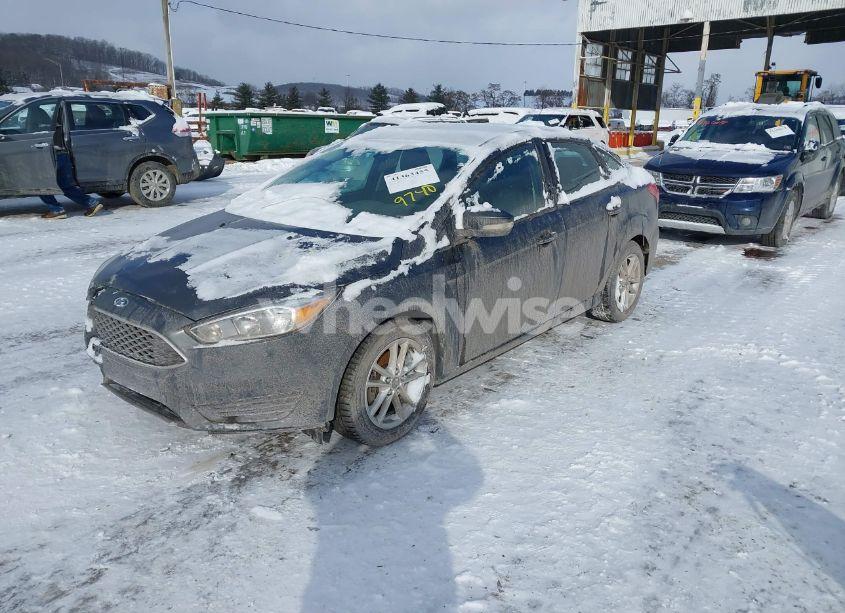 Photo 2 of 2016 Ford Focus SE (VIN 1FADP3F29GL329740)