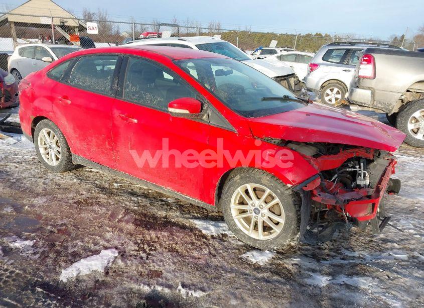 2016 Ford Focus SE (VIN 1FADP3F29GL354329) main photo