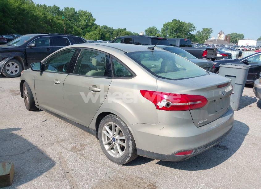 Photo 3 of 2016 Ford Focus SE (VIN 1FADP3F29GL361006)