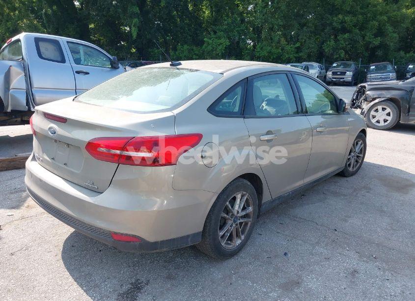 Photo 4 of 2016 Ford Focus SE (VIN 1FADP3F29GL361006)