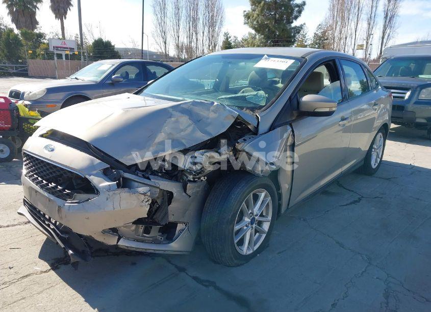 Photo 2 of 2016 Ford Focus SE (VIN 1FADP3F29GL365458)