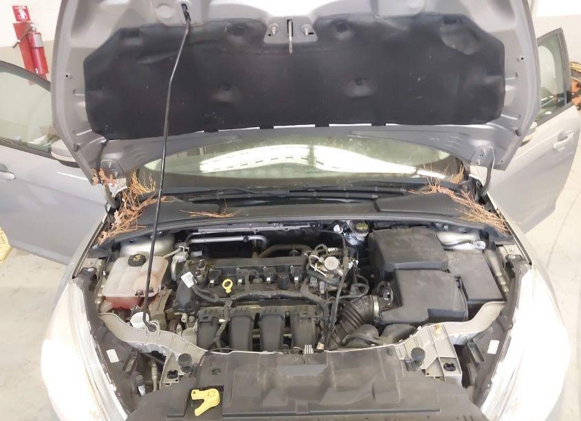 Photo 10 of 2016 Ford Focus SE (VIN 1FADP3F29GL373429)