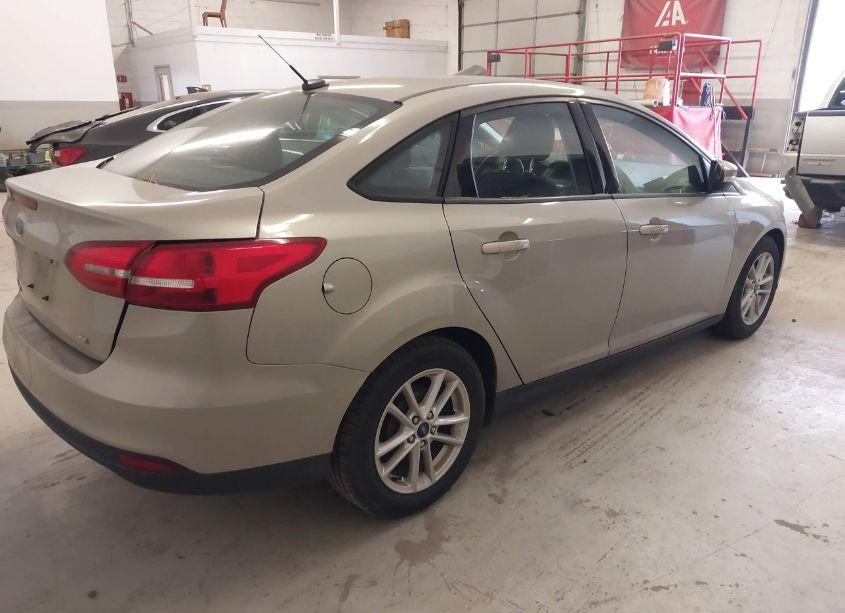 Photo 4 of 2016 Ford Focus SE (VIN 1FADP3F29GL373429)