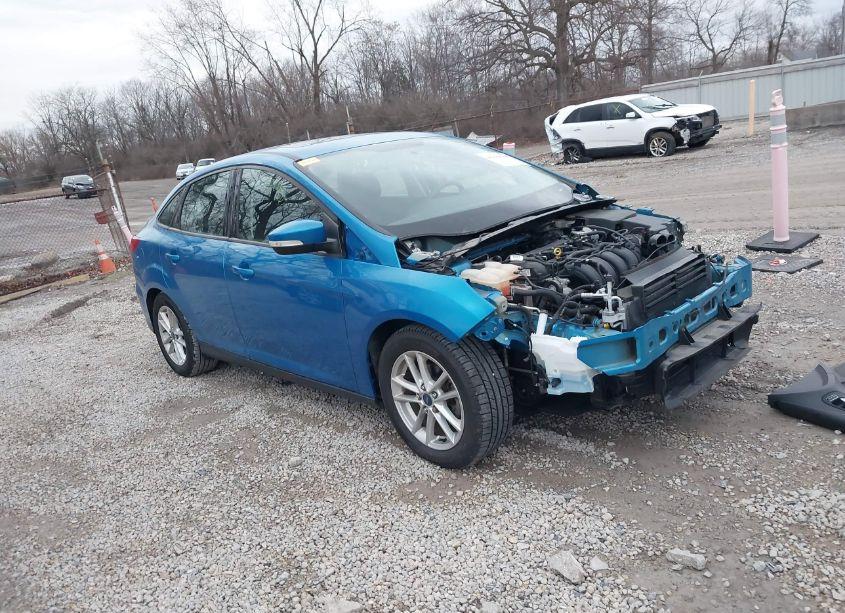 2016 Ford Focus SE (VIN 1FADP3F29GL378369) main photo
