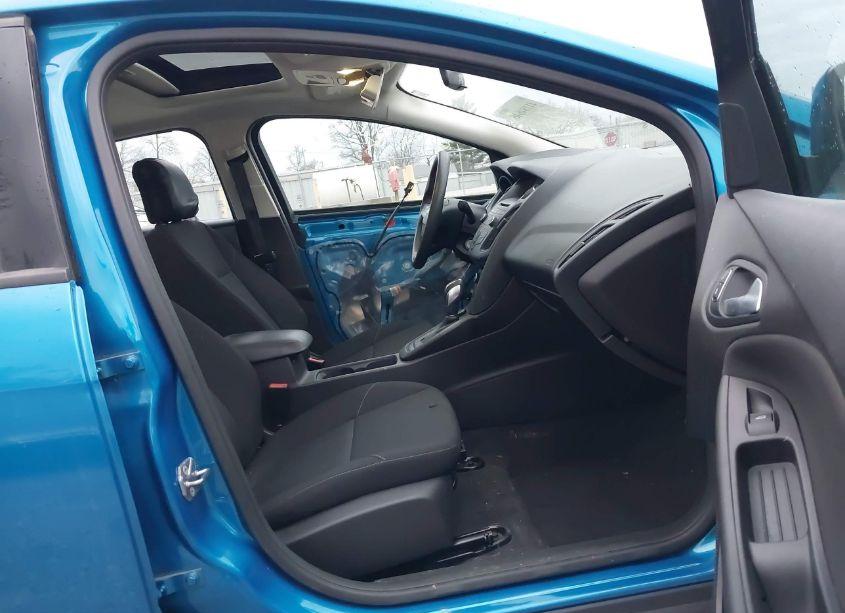 Photo 5 of 2016 Ford Focus SE (VIN 1FADP3F29GL378369)