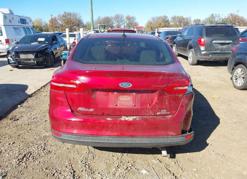Photo 17 of 2016 Ford Focus SE (VIN 1FADP3F29GL381899)