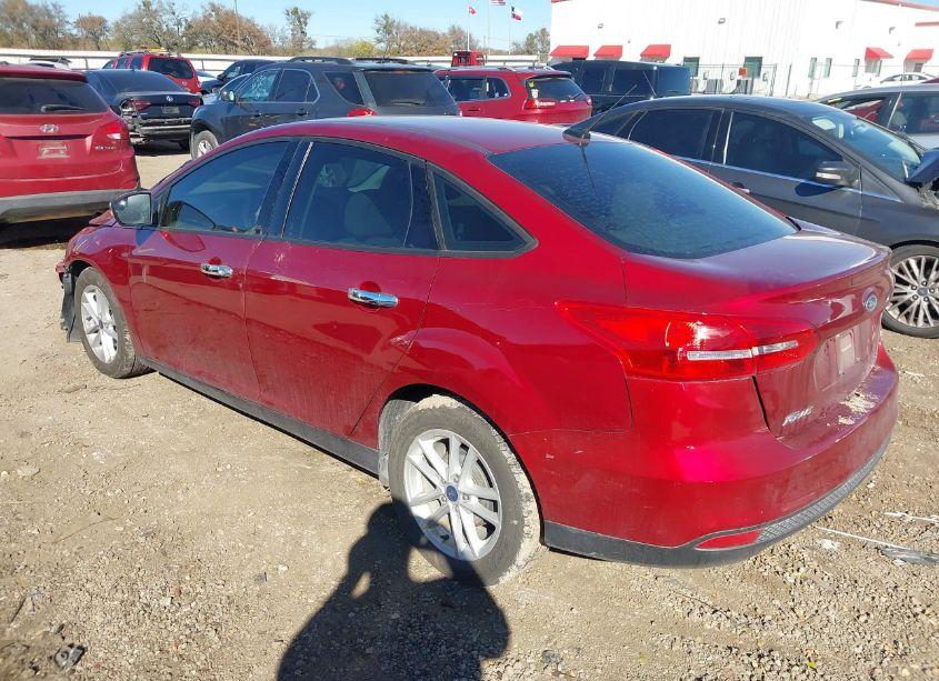 Photo 3 of 2016 Ford Focus SE (VIN 1FADP3F29GL381899)