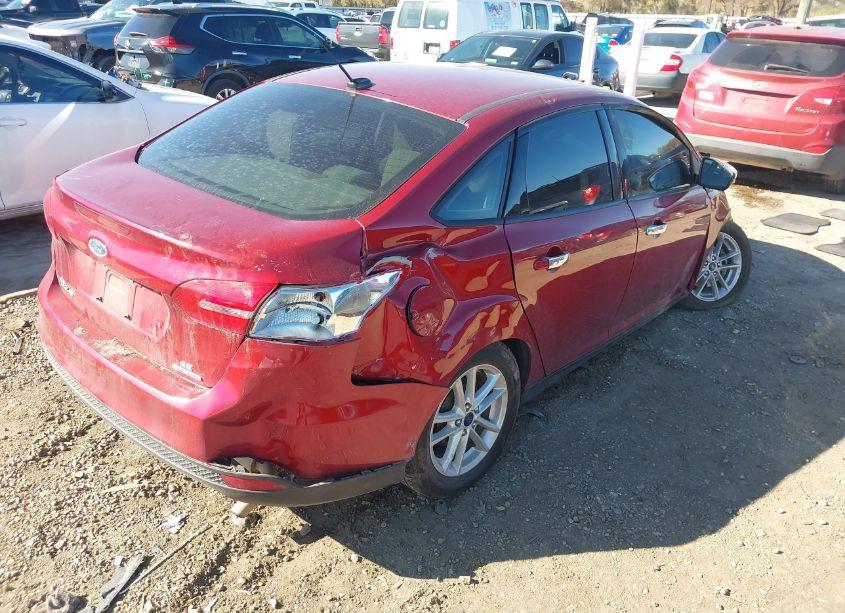 Photo 4 of 2016 Ford Focus SE (VIN 1FADP3F29GL381899)