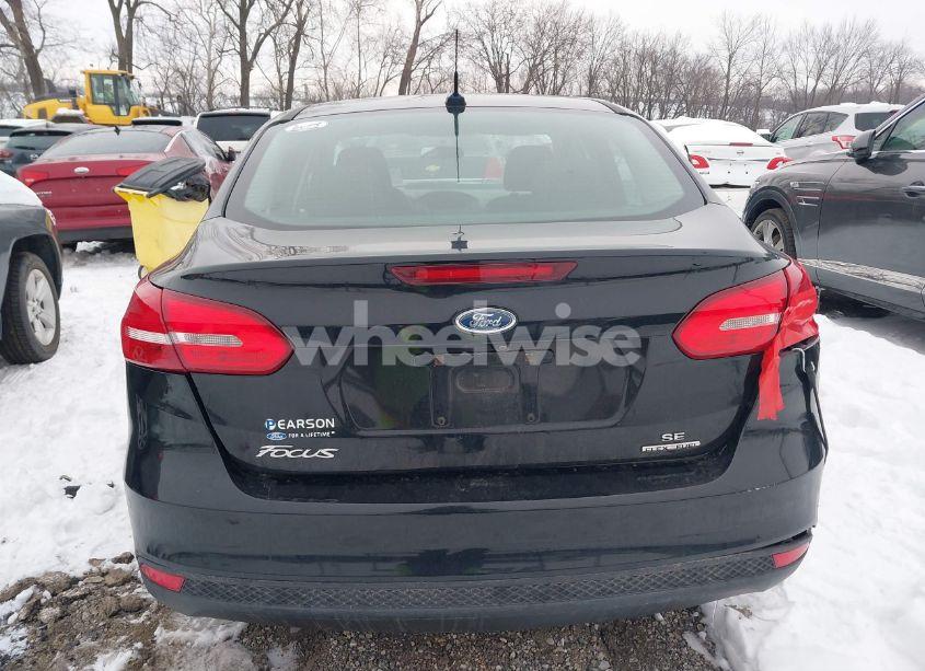 Photo 16 of 2016 Ford Focus SE (VIN 1FADP3F29GL382731)