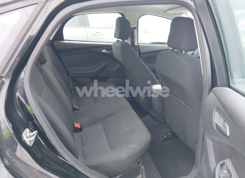 Photo 8 of 2016 Ford Focus SE (VIN 1FADP3F29GL382731)