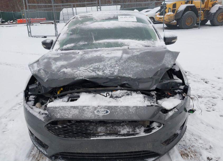 Photo 12 of 2016 Ford Focus SE (VIN 1FADP3F29GL384947)