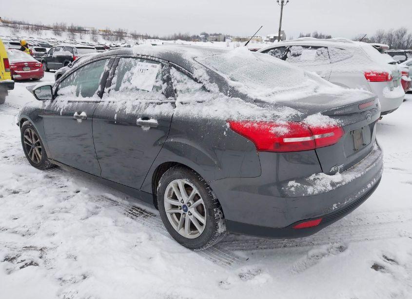 Photo 3 of 2016 Ford Focus SE (VIN 1FADP3F29GL384947)