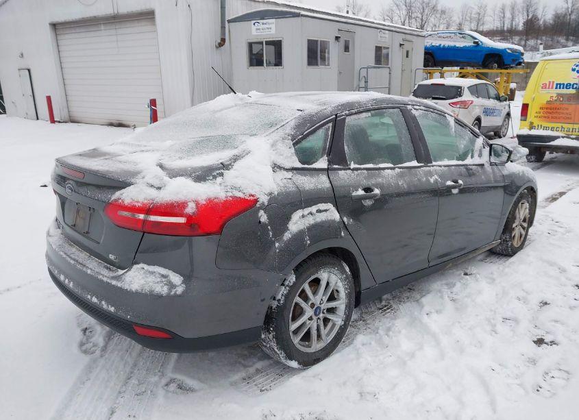 Photo 4 of 2016 Ford Focus SE (VIN 1FADP3F29GL384947)