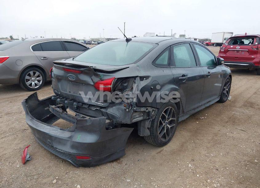 Photo 4 of 2016 Ford Focus SE (VIN 1FADP3F29GL391381)