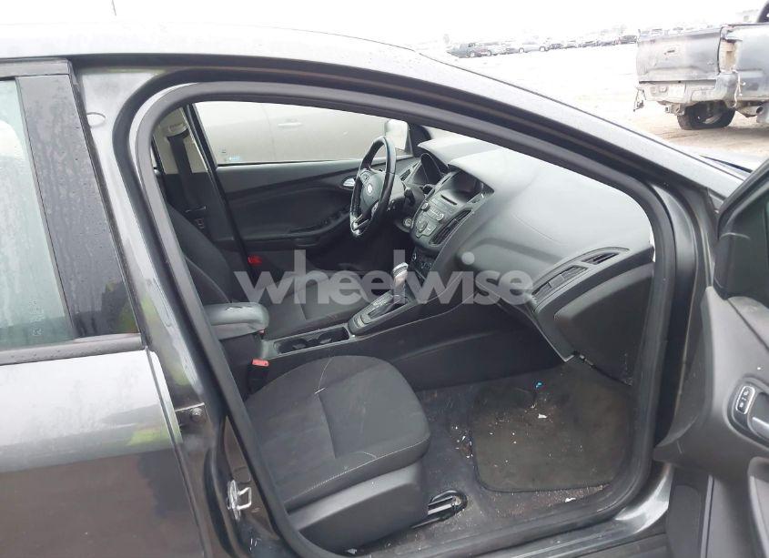 Photo 5 of 2016 Ford Focus SE (VIN 1FADP3F29GL391381)