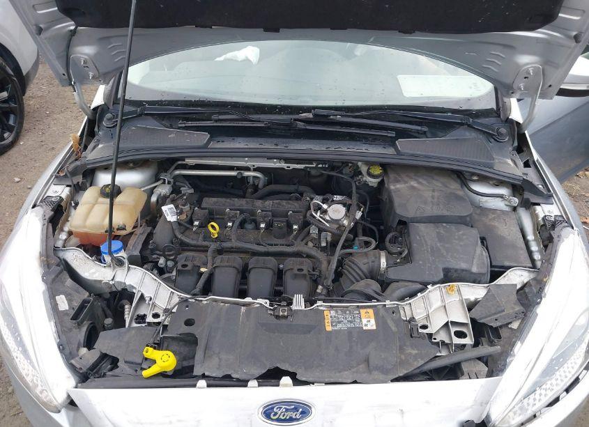 Photo 10 of 2016 Ford Focus SE (VIN 1FADP3F29GL396211)