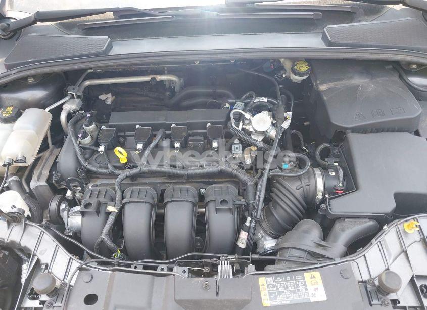 Photo 10 of 2016 Ford Focus SE (VIN 1FADP3F29GL401567)