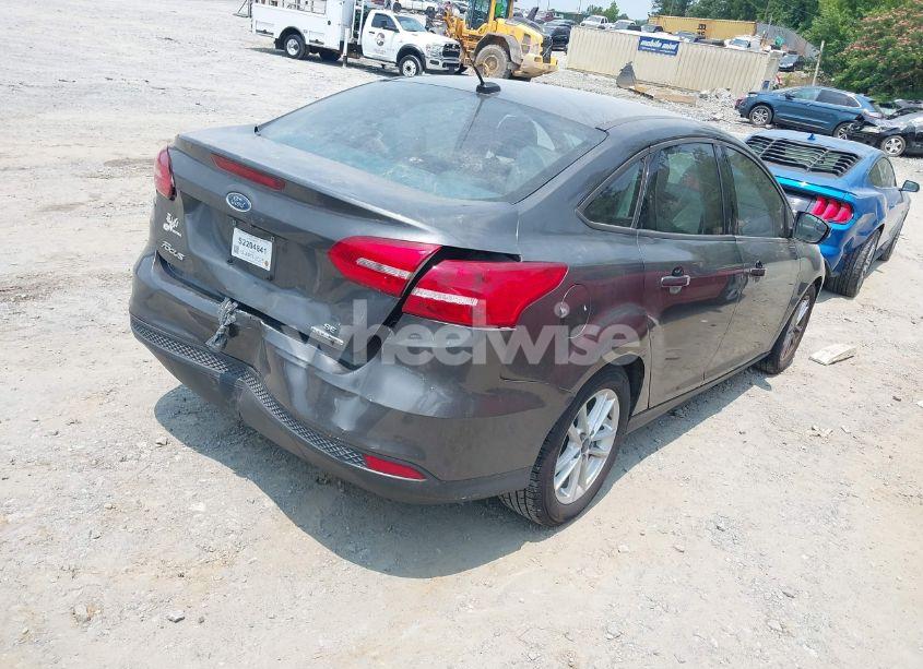 Photo 4 of 2016 Ford Focus SE (VIN 1FADP3F29GL401567)