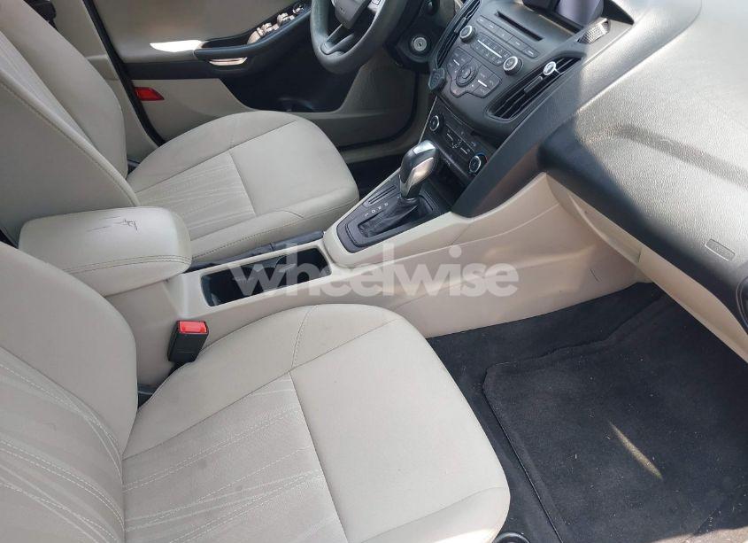 Photo 5 of 2016 Ford Focus SE (VIN 1FADP3F29GL401567)