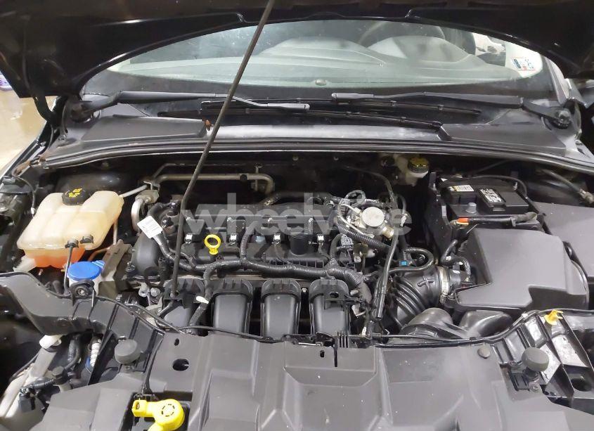 Photo 10 of 2016 Ford Focus SE (VIN 1FADP3F29GL403352)