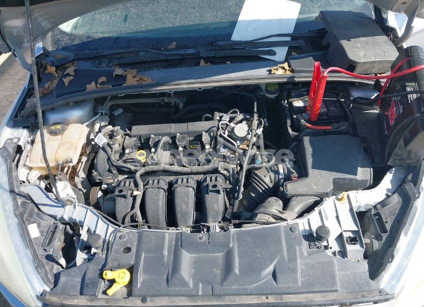 Photo 10 of 2016 Ford Focus SE (VIN 1FADP3F29GL404582)