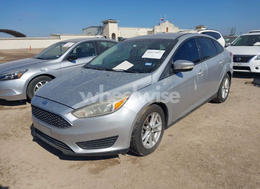 Photo 2 of 2016 Ford Focus SE (VIN 1FADP3F29GL404582)