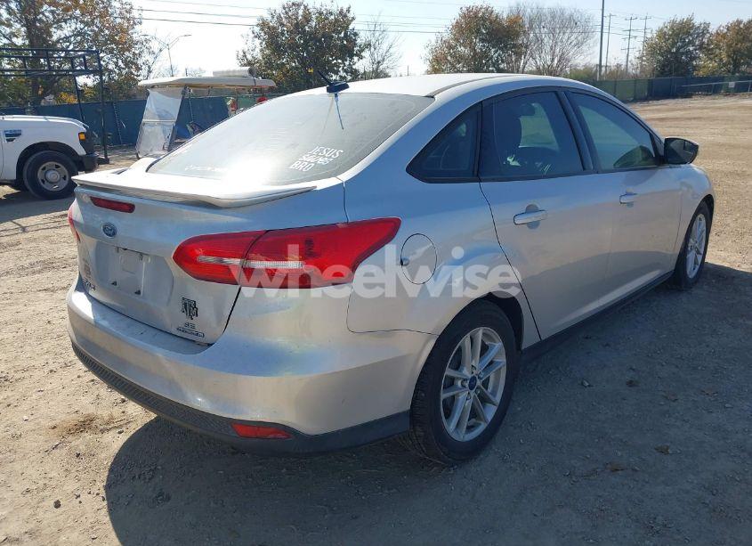 Photo 4 of 2016 Ford Focus SE (VIN 1FADP3F29GL404582)