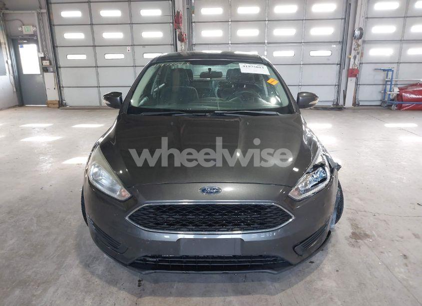 Photo 12 of 2017 Ford Focus SE (VIN 1FADP3F29HL220440)