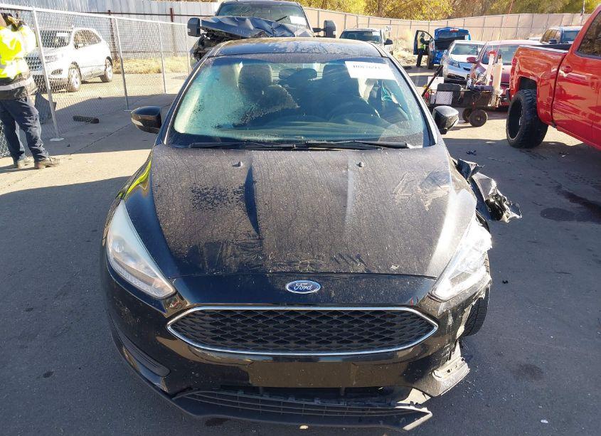 Photo 12 of 2017 Ford Focus SE (VIN 1FADP3F29HL223869)