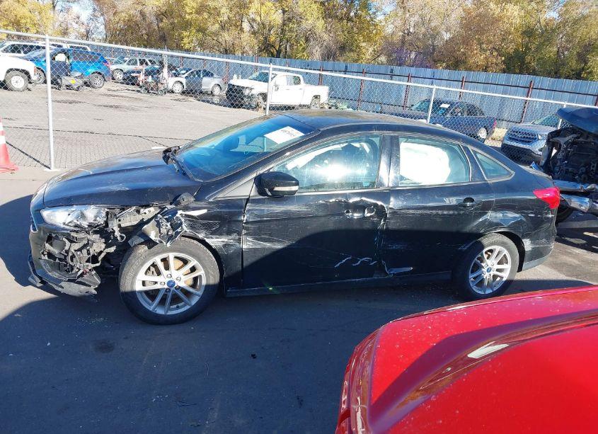 Photo 14 of 2017 Ford Focus SE (VIN 1FADP3F29HL223869)