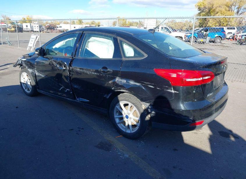 Photo 3 of 2017 Ford Focus SE (VIN 1FADP3F29HL223869)