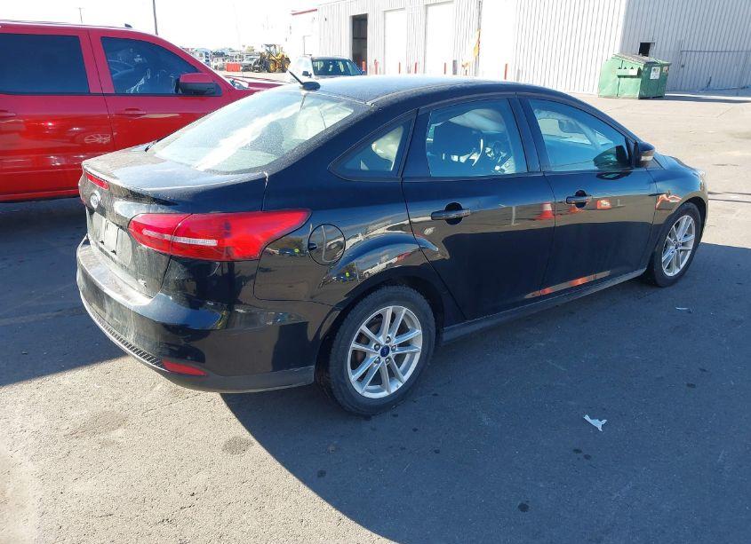 Photo 4 of 2017 Ford Focus SE (VIN 1FADP3F29HL223869)