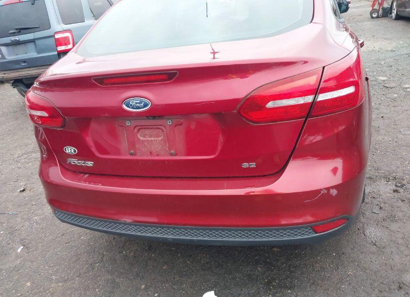 Photo 12 of 2017 Ford Focus SE (VIN 1FADP3F29HL227744)