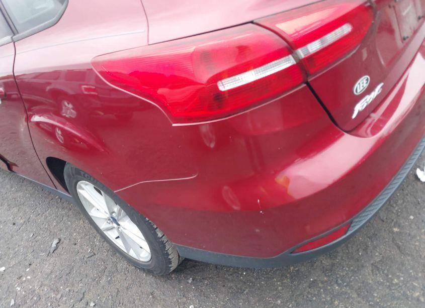 Photo 13 of 2017 Ford Focus SE (VIN 1FADP3F29HL227744)