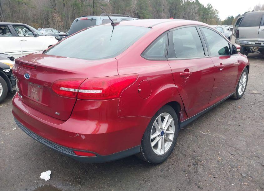 Photo 4 of 2017 Ford Focus SE (VIN 1FADP3F29HL227744)