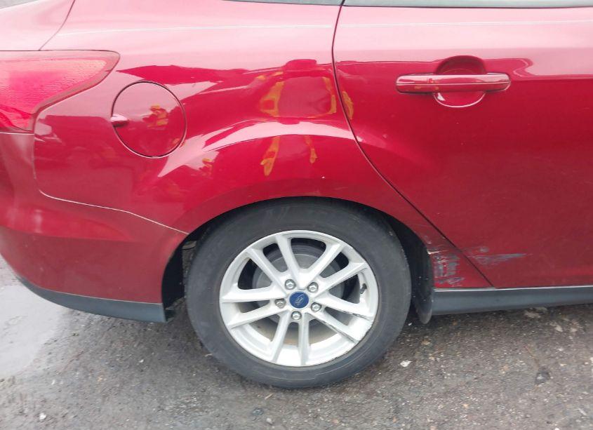 Photo 6 of 2017 Ford Focus SE (VIN 1FADP3F29HL227744)