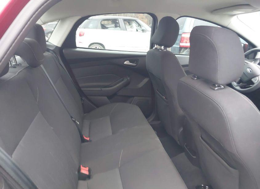 Photo 8 of 2017 Ford Focus SE (VIN 1FADP3F29HL227744)