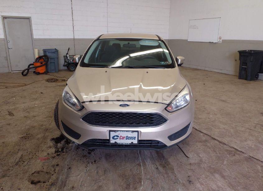 Photo 12 of 2017 Ford Focus SE (VIN 1FADP3F29HL228845)