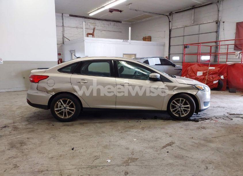 Photo 13 of 2017 Ford Focus SE (VIN 1FADP3F29HL228845)