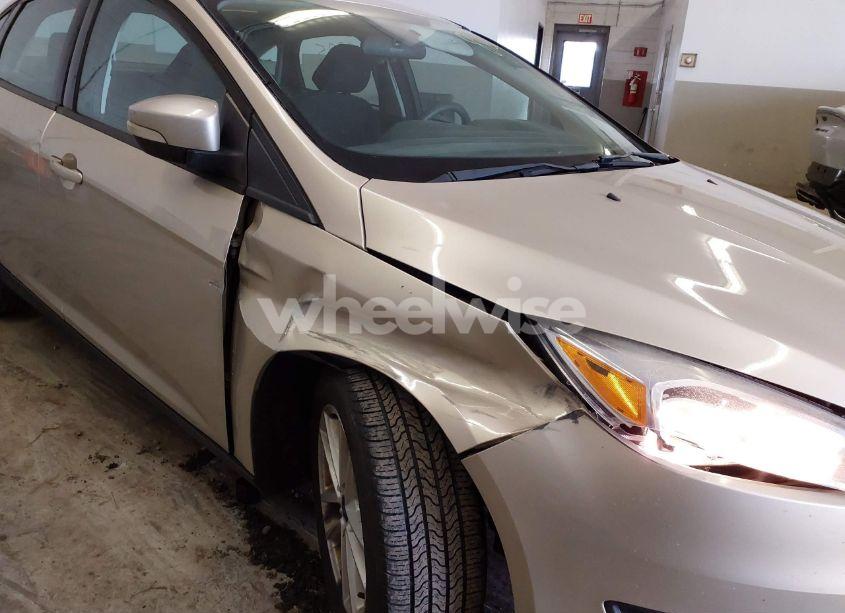 Photo 6 of 2017 Ford Focus SE (VIN 1FADP3F29HL228845)