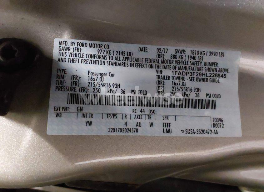 Photo 9 of 2017 Ford Focus SE (VIN 1FADP3F29HL228845)