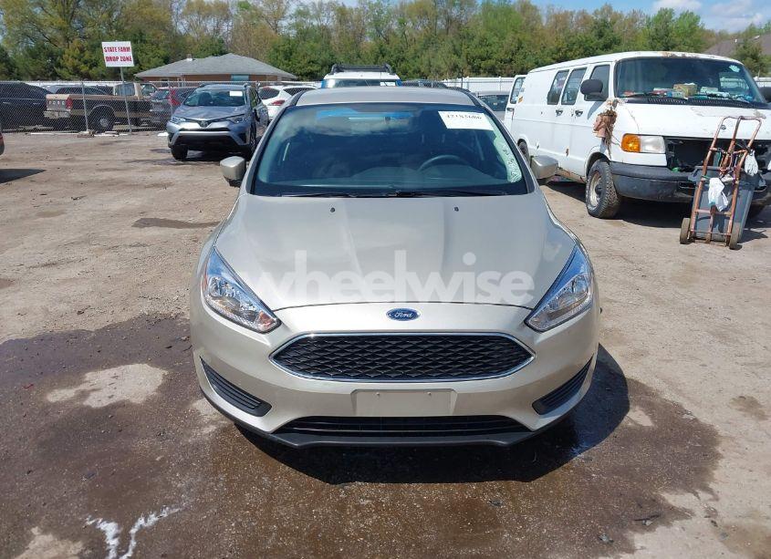 Photo 12 of 2017 Ford Focus SE (VIN 1FADP3F29HL229459)