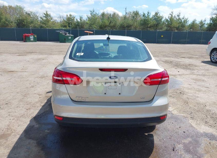 Photo 16 of 2017 Ford Focus SE (VIN 1FADP3F29HL229459)